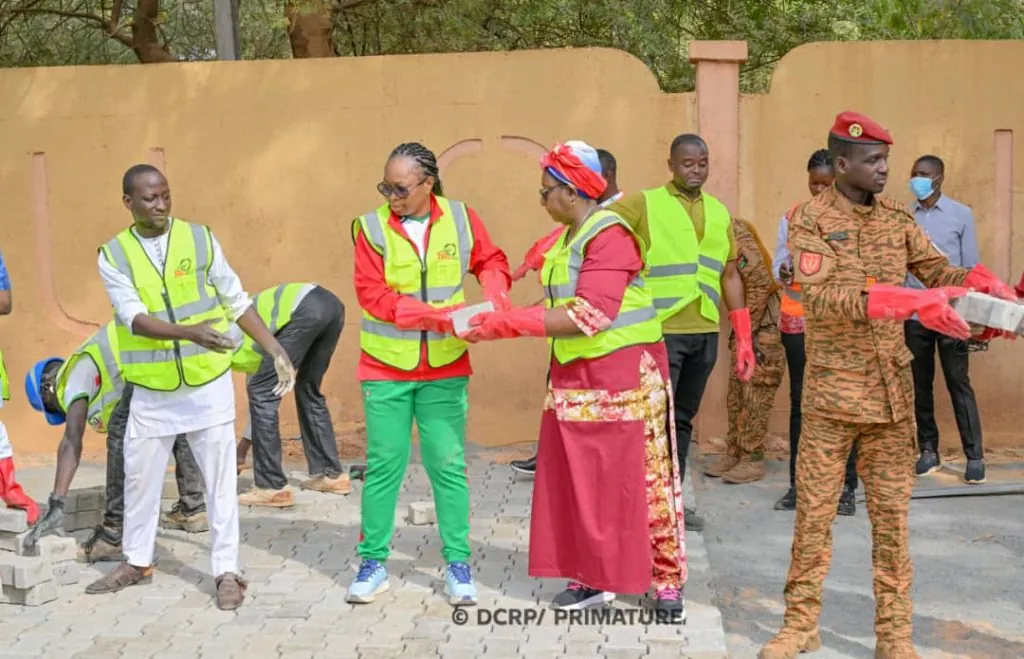 BF. Avenue Thomas Sankara : quand le Gouvernement met la main à la pâte.