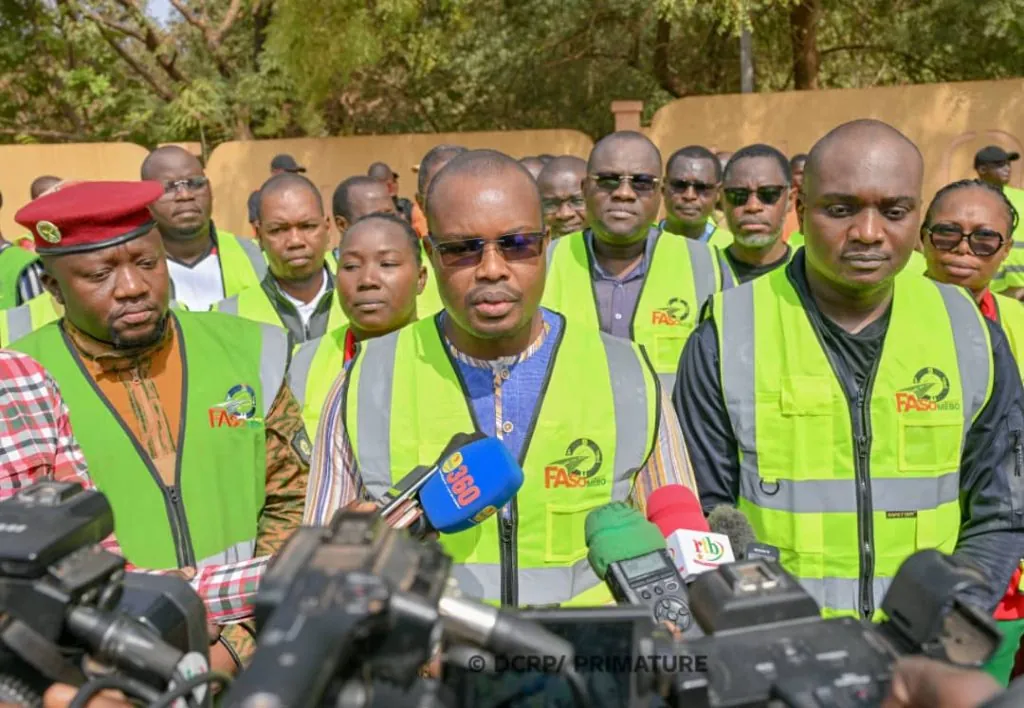 BF. Avenue Thomas Sankara : quand le Gouvernement met la main à la pâte.