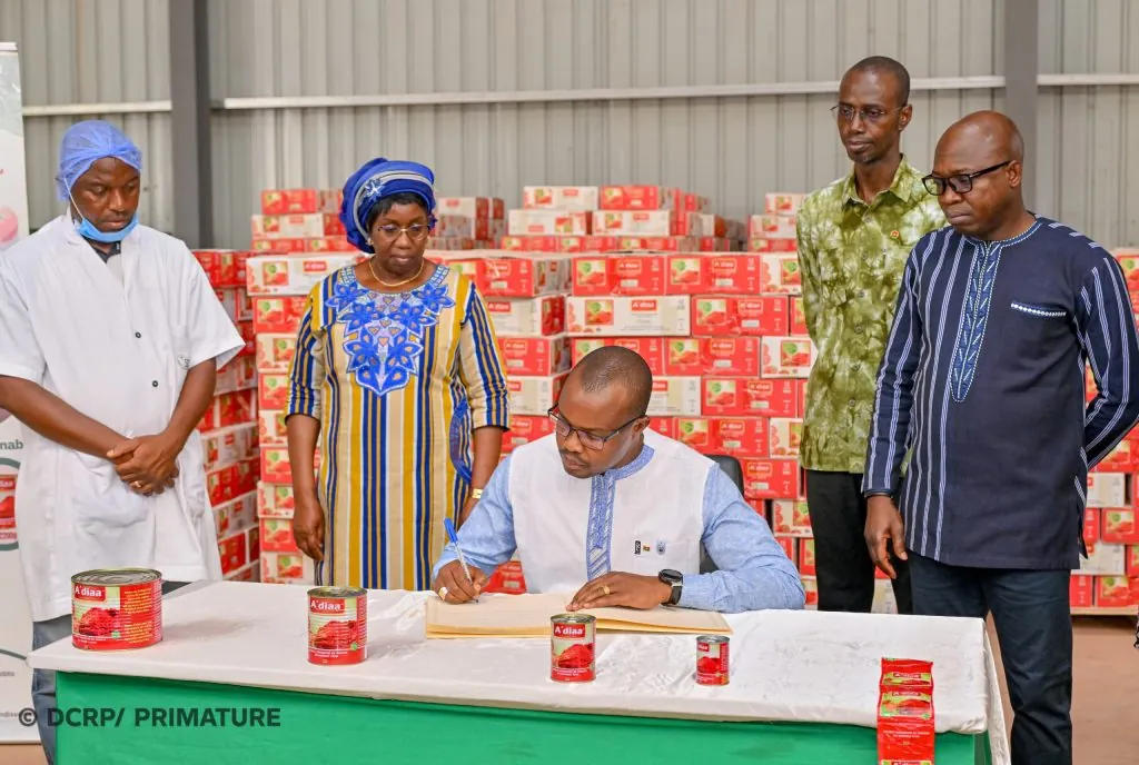 Industrie : le Premier ministre visite l’usine de tomates SOBTO à Bobo.